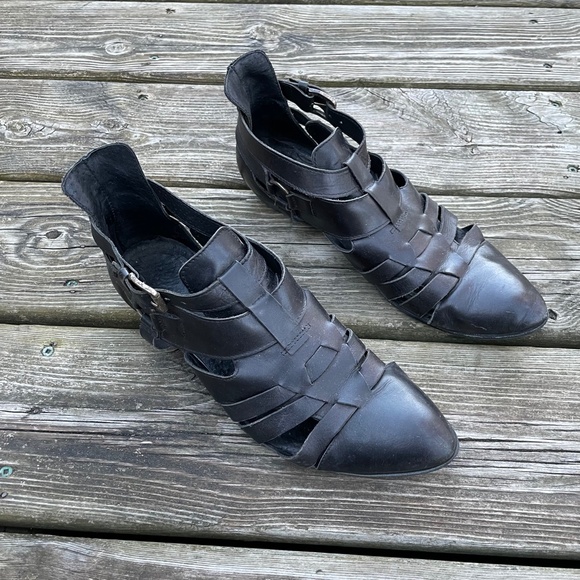 Women's Shoes: Black Leather Cutout Ankle Boots - Picture 3 of 11